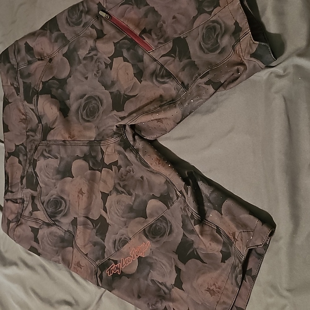 Troy Lee Designs Floral Women's Shorts Size Large - Picture 10 of 11